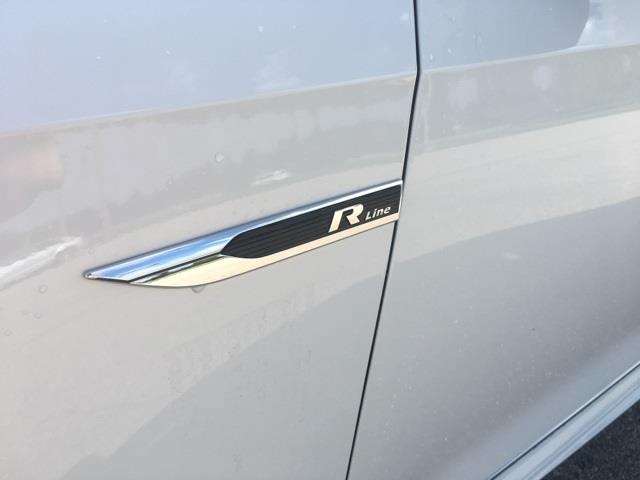 2017 Volkswagen Passat 1.8T R-Line 4dr Sedan